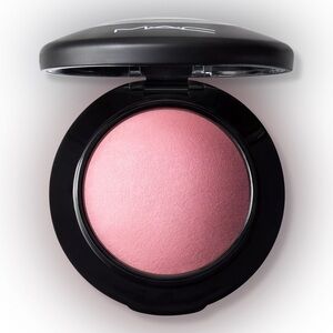 MAC Cosmetics Soft Pink Blush(dainty )